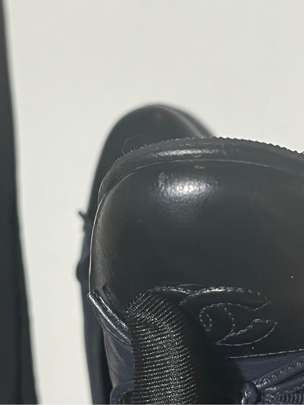 Chanel navy Black Leather Ballet Flats with CC Logo - Picture 11 of 11
